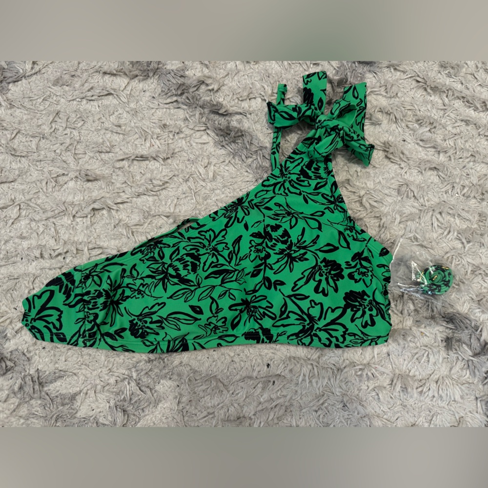 Isabel Maternity by Ingrid & Isabel Floral Asymmetrical Bikini Maternity…